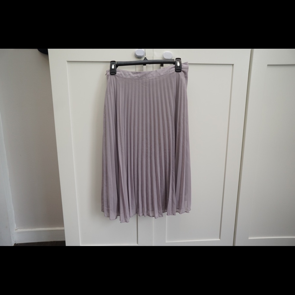Pleated midi dusty lavender skirt